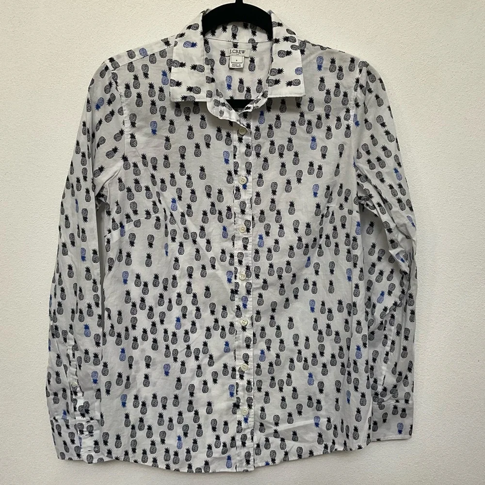 J Crew Black, Blue Pineapple Allover Print Button Down Size Small Formal Office